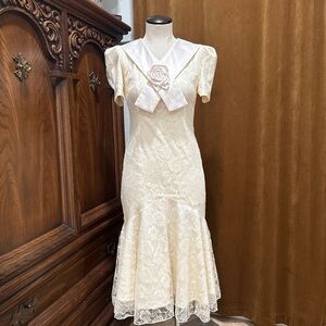 Vintage Elegant Cream Lace Dress
